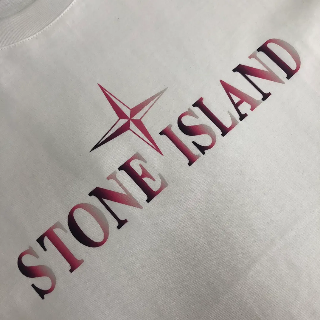 P180 Stone Island 2025 latest T-shirt, couple style ~ original order, fashionable and casual short T-shirt, specially made of customized cotton fabric ~ 100% cotton T-shirt ~ pre-washed to prevent deformation and shrinkage problem, more comfortable and breathable on the body ~ all available from stock ~ unique design style, trendy must-have item, complete with three standards 👍 Color: black/white/dark gray Size: S M L XL (larger version Please state your height and weight when placing an order)